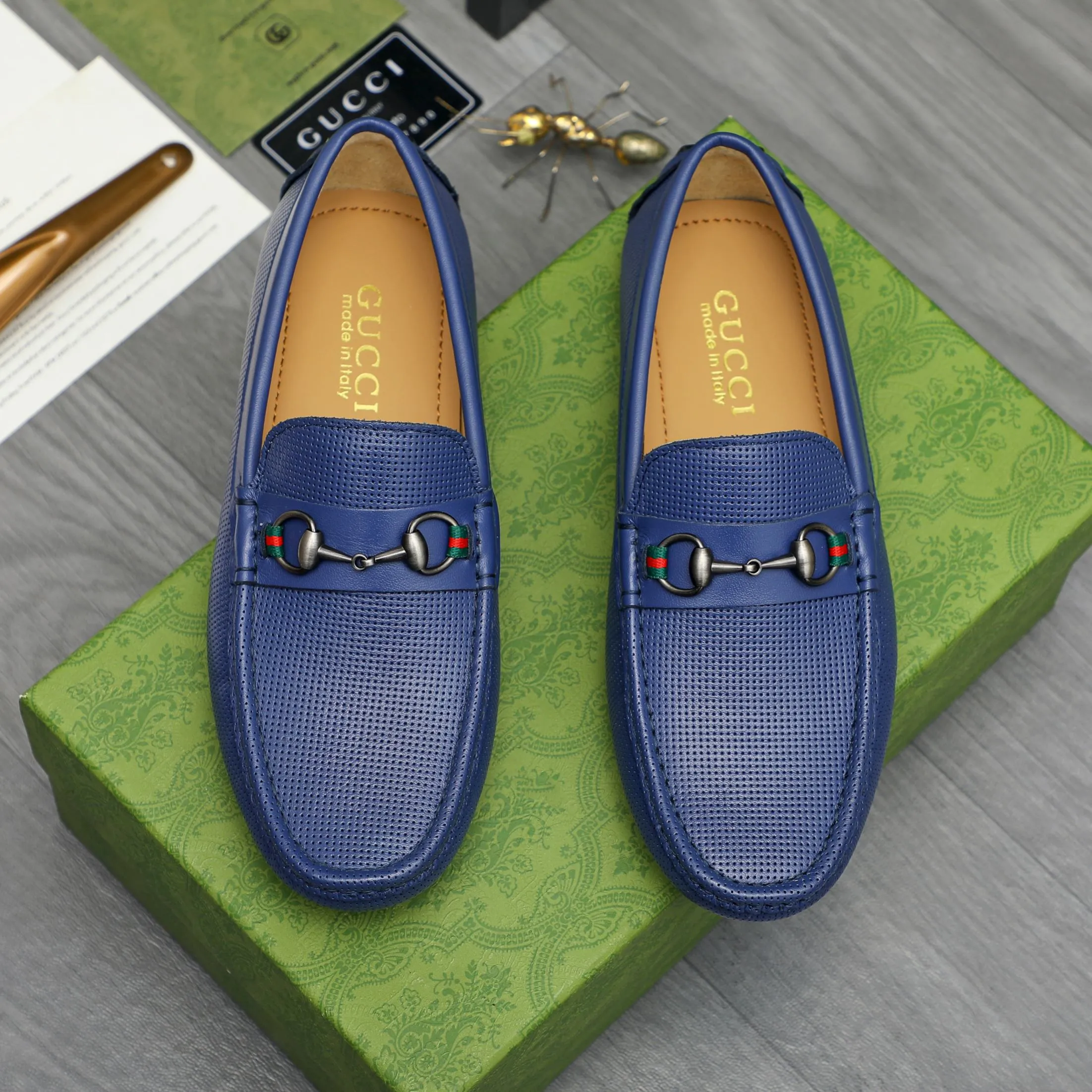 Men's shoes 💰p420 Product trademark: GUCCI (Gucci) casual slip-on men's shoes Regular size: 38-44 Product materials: Selected hollow cowhide upper, sheepskin lining, rubber outsole
